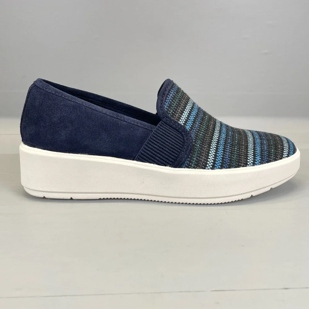 Clarks Layton Petal Shoes Womens Size 7.5 Blue Slip On Platform Comfort Sneakers